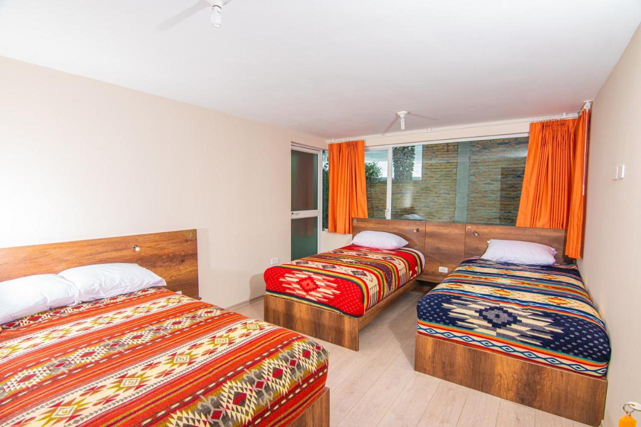 The Traveler Hostel Otavalo Exterior photo